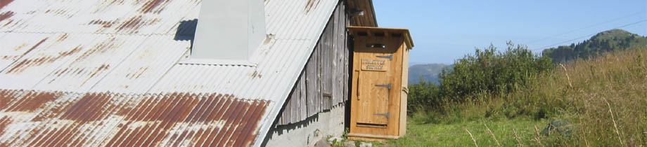 Toilettes sches contre chalet