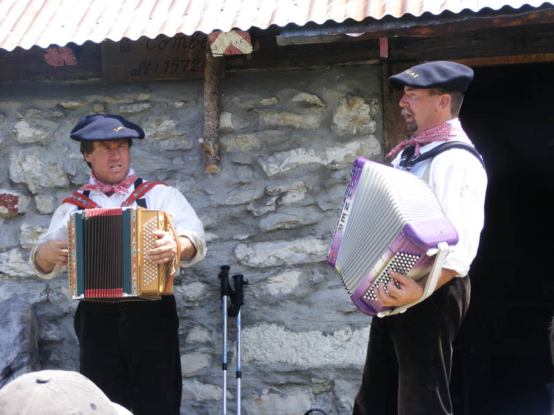 Photo - Les Tuaz et leurs accordéons